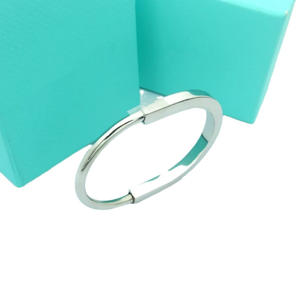 Wholesale Horseshoe Shaped Open Stainless Steel Bracelets