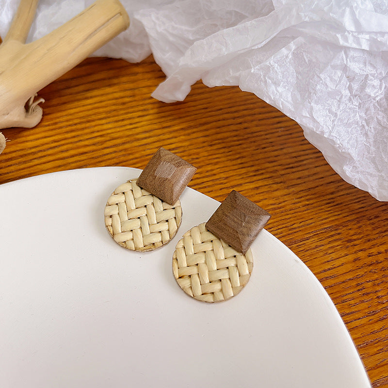 Wholesale Vintage hand-woven round turf earrings