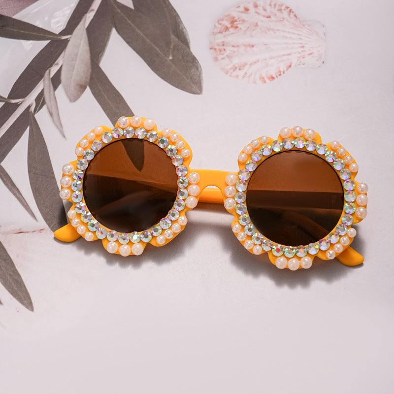 Wholesale Diamond studded children' s water diamond flower sunglasses