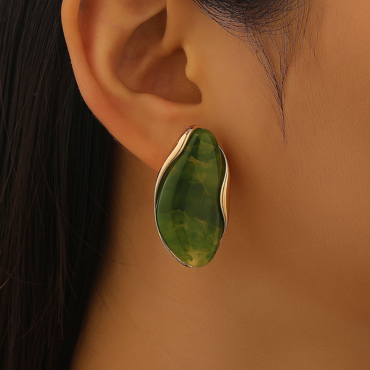 Wholesale Irregular Chic Retro Coffee Resin Alloy Earrings Geometric Gold Tone Fashion Accessory