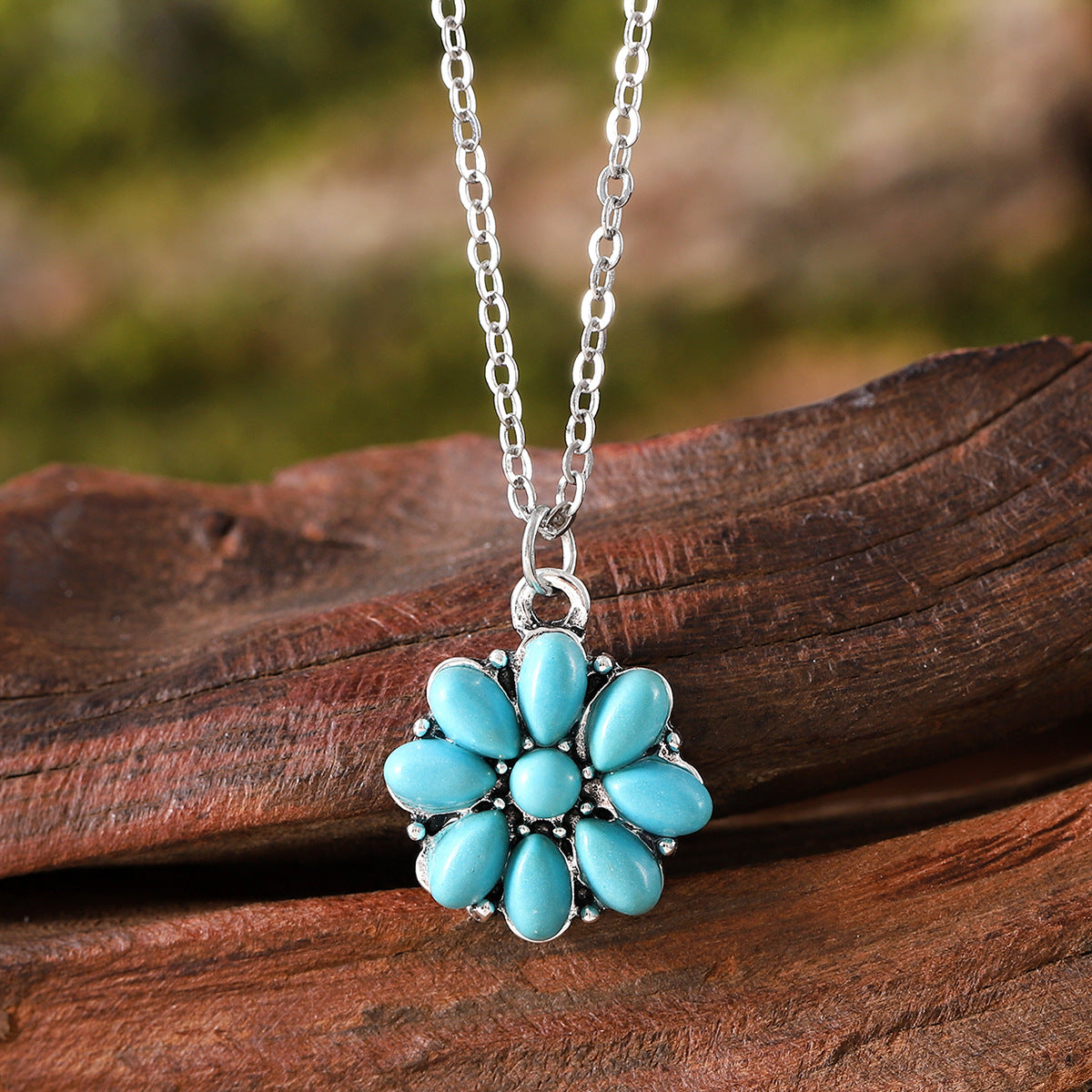 Wholesale Bohemian Flower Necklace Turquoise Blue Zinc Alloy Jewelry For Women Casual Retro Pendant Accessory