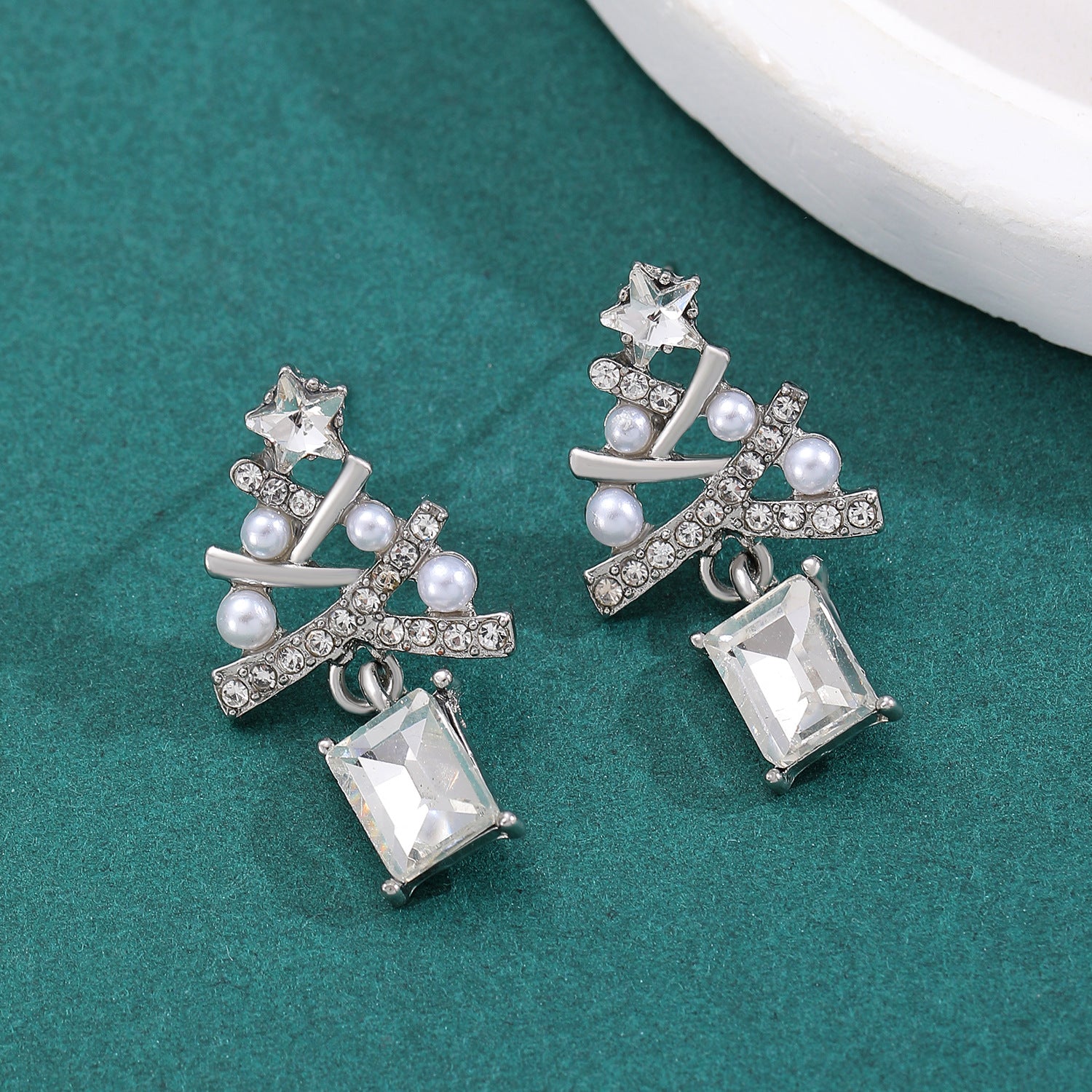 Wholesale Diamond-encrusted Christmas tree earrings