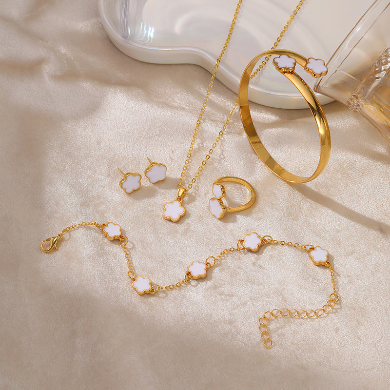 Wholesale Clover Jewelry Set Women's Simple Oil Drop Lucky Flower Necklaces