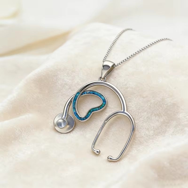 Wholesale heart-shaped stethoscope pendant necklace luxury clavicle chain