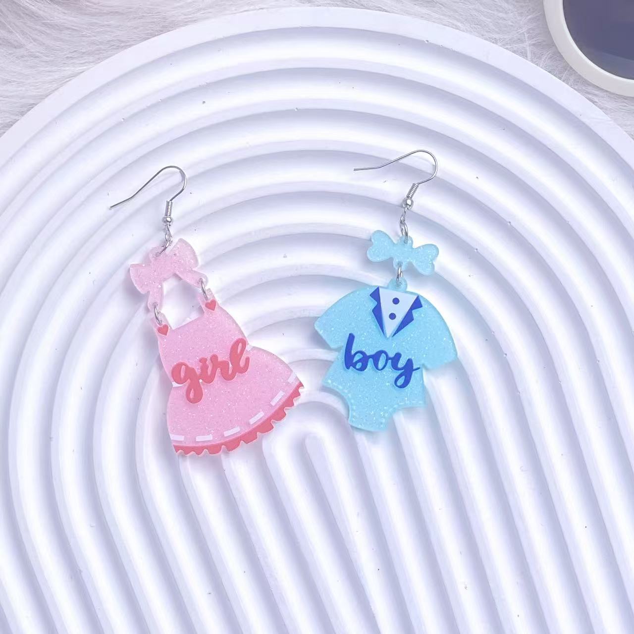 Wholesale blingbling pink blue clothes asymmetrical acrylic earrings