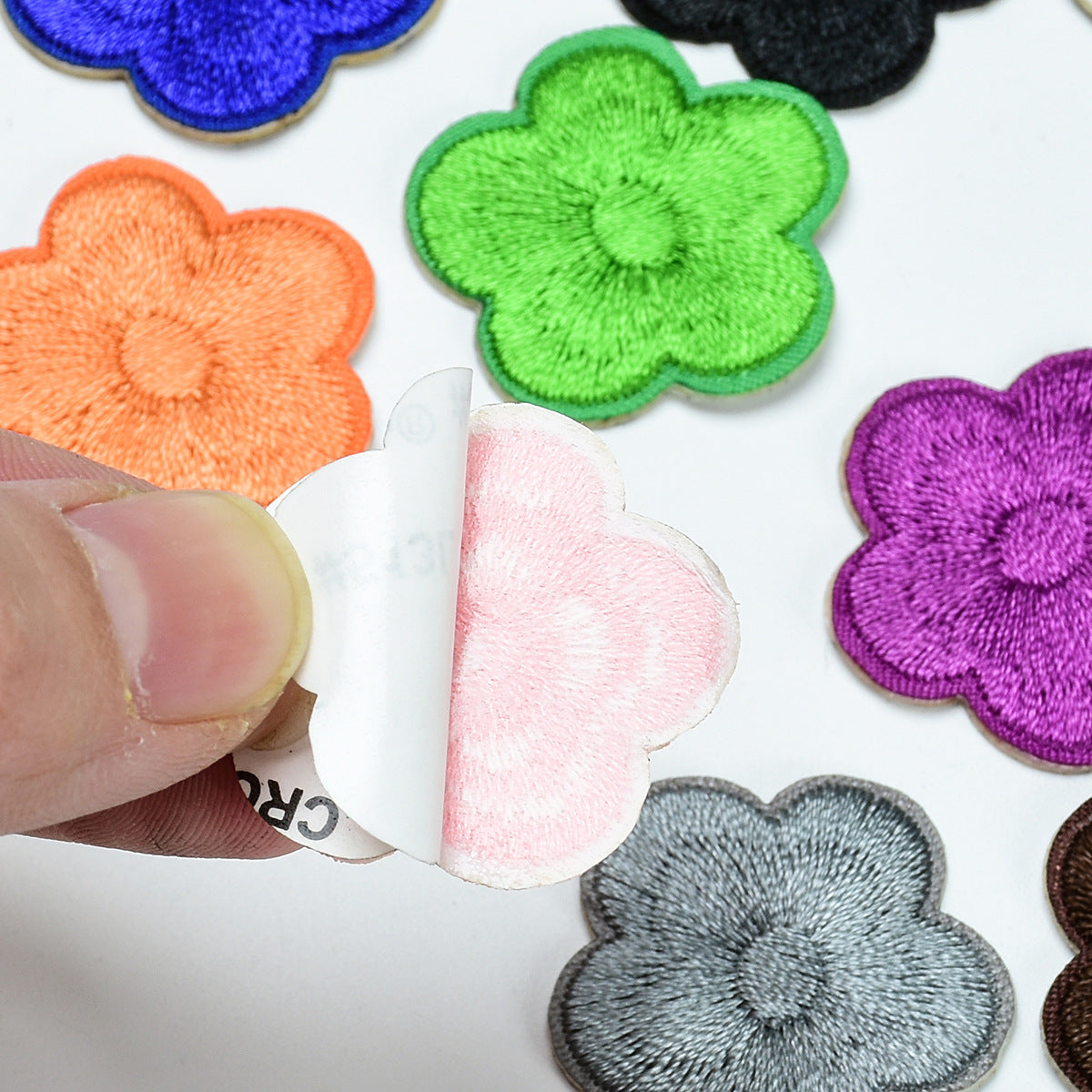 Wholesale Chic Embroidered Plum Blossom Patches Self Adhesive Flower Decorative Accents For Phone Cases Bags ets And Towels