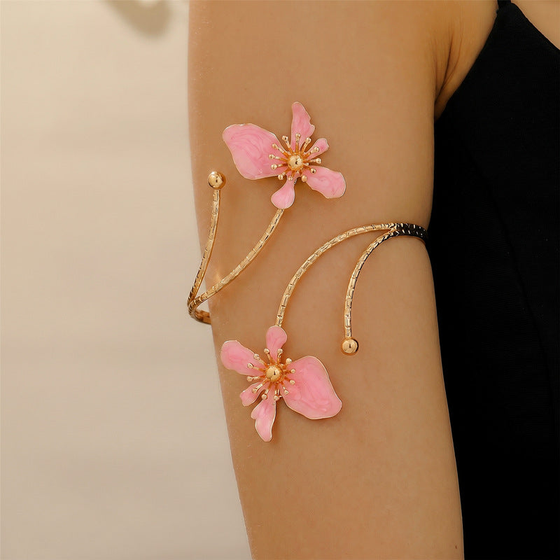 Wholesale Gold Butterfly Rhinestone Open Arm Cuff Metal Flower Hollow Design Fashion Jewelry Accessory Everyday Wear Gift Boutique Resale