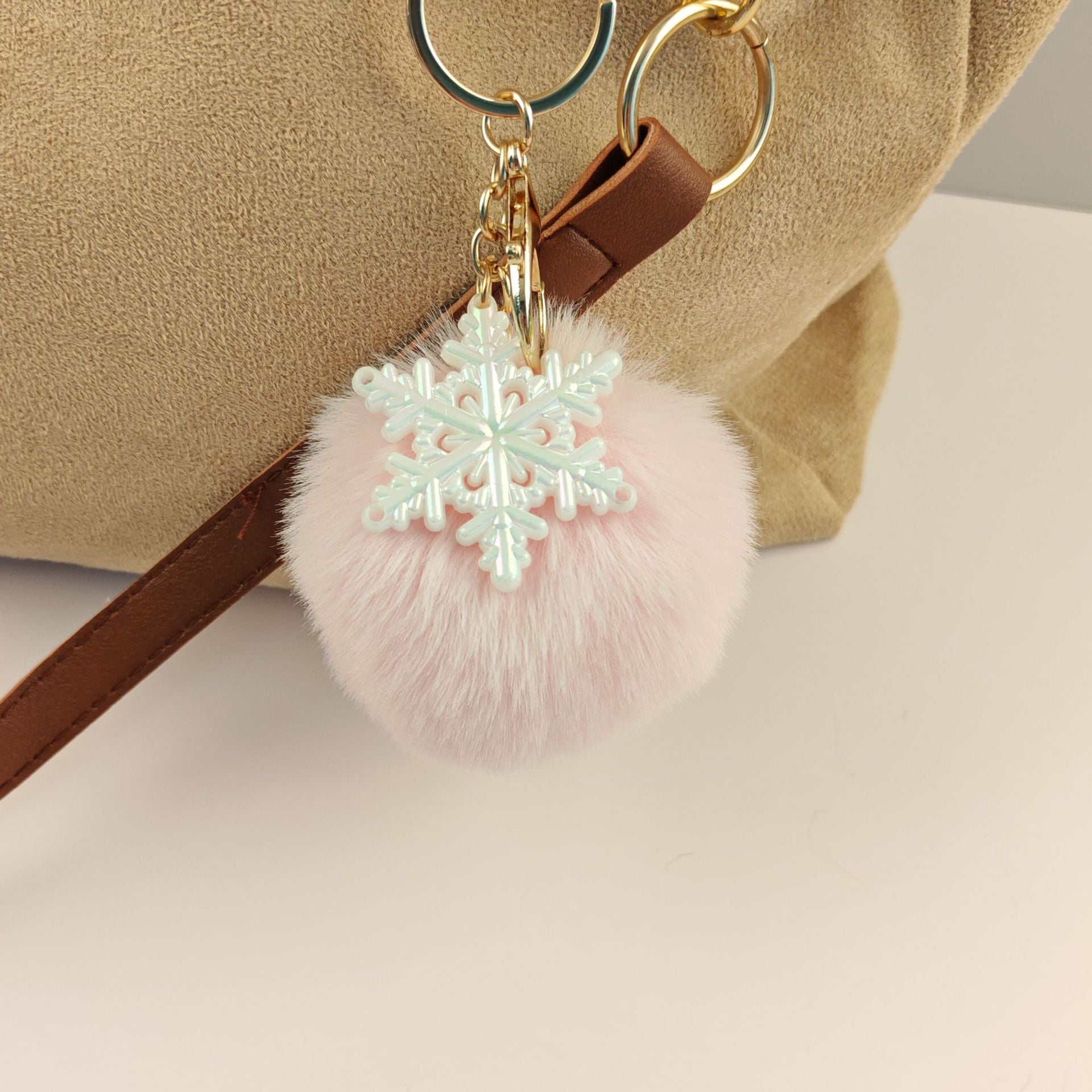 Wholesale Snowflake fur ball keychain