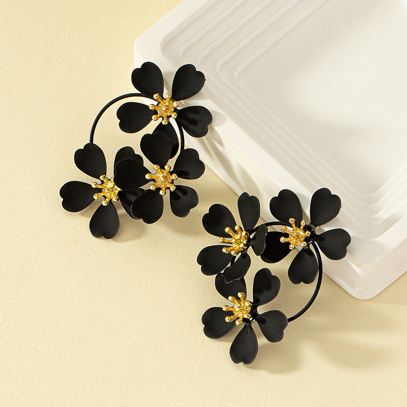 Wholesale Retro Camellia Flower Earrings For Women White Alloy Fashion Jewelry Accessory Everyday Wear Gift