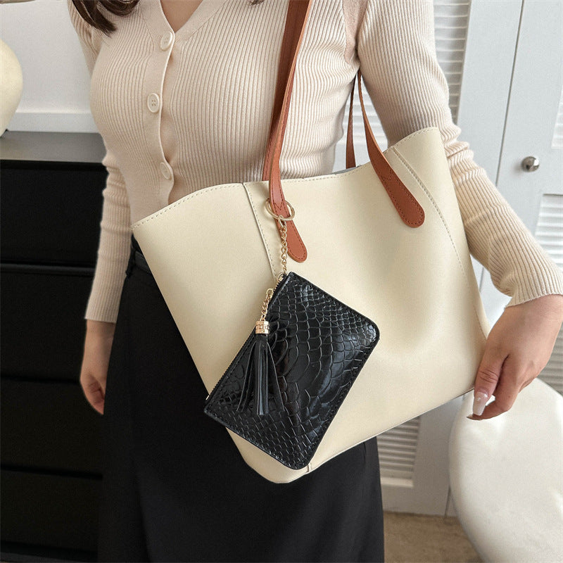 Wholesale PU Crocodile Pattern Multi Card Tassel Zero Wallet