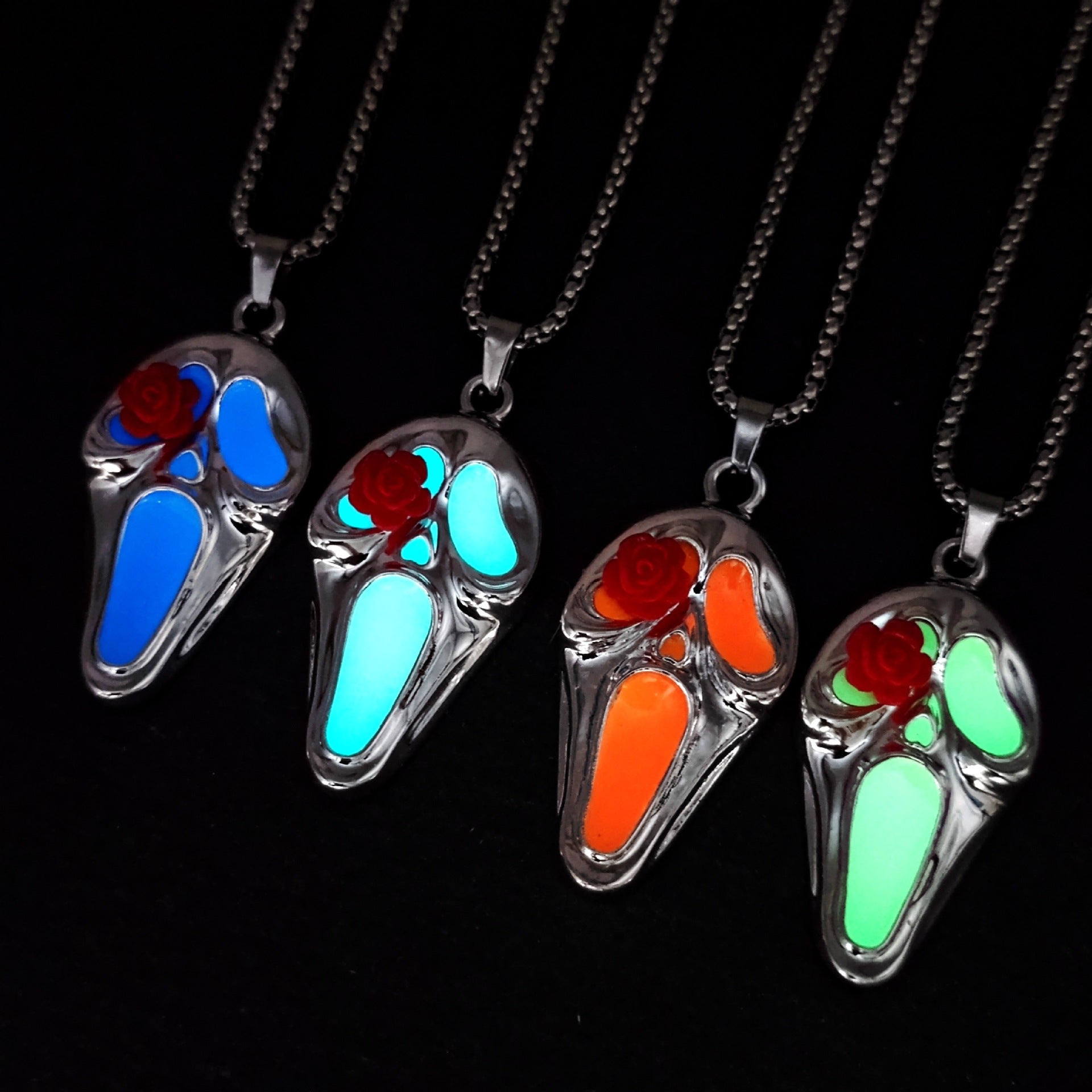 Wholesale  Personality  Skull Pendant Single Eyesed  Mask Necklace