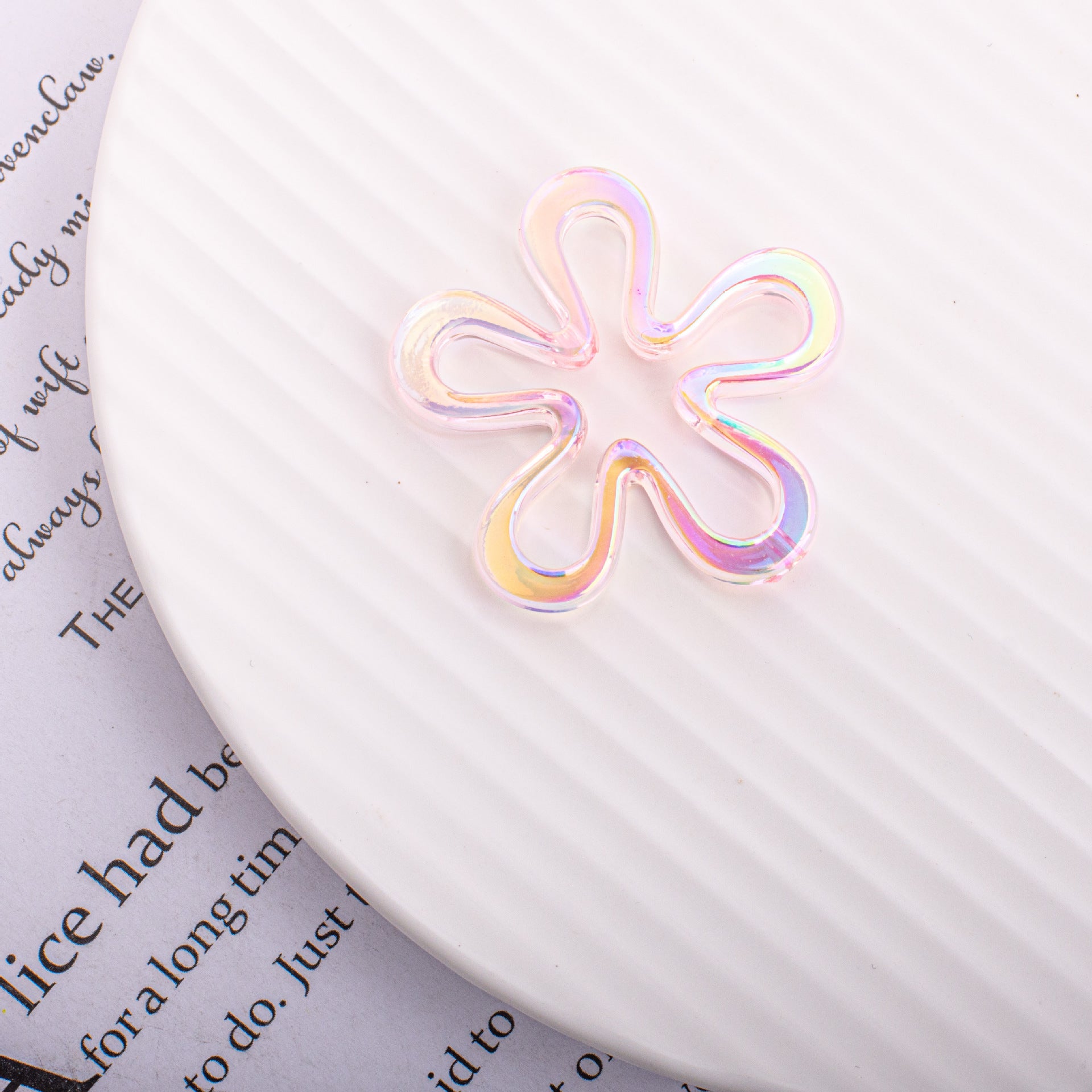 Wholesale 10PCS  Small Flower Large Wreath Vertical Hole Through Hole Acrylic Beads