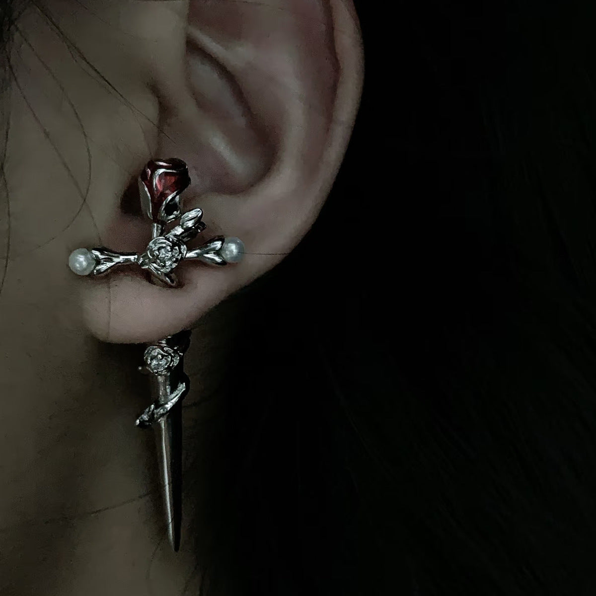 Wholesale  rose earrings thorn winding earrings piercing flower pearl earrings small sweet cool wind earrings