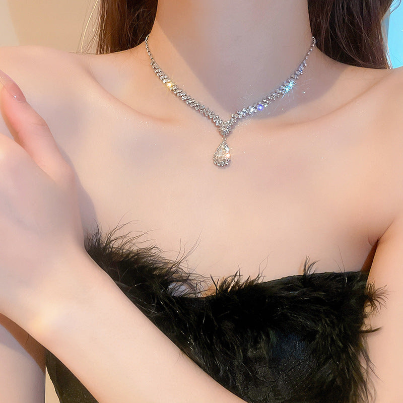 Wholesale Diamond Drop V-Shaped Tassel Earrings and Necklace Set