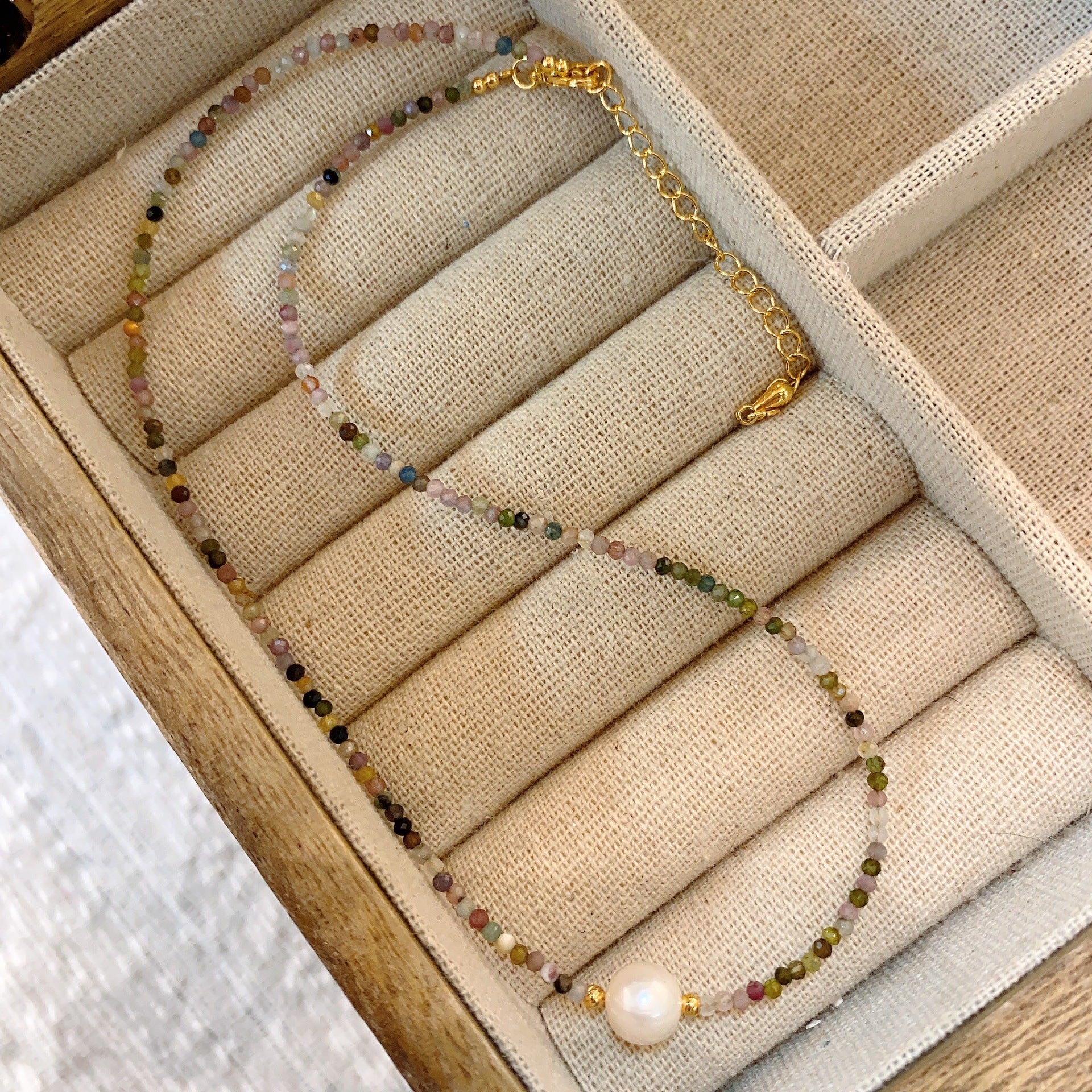 Wholesale Natural Stone Freshwater Pearl Colored Glass Beaded Necklace