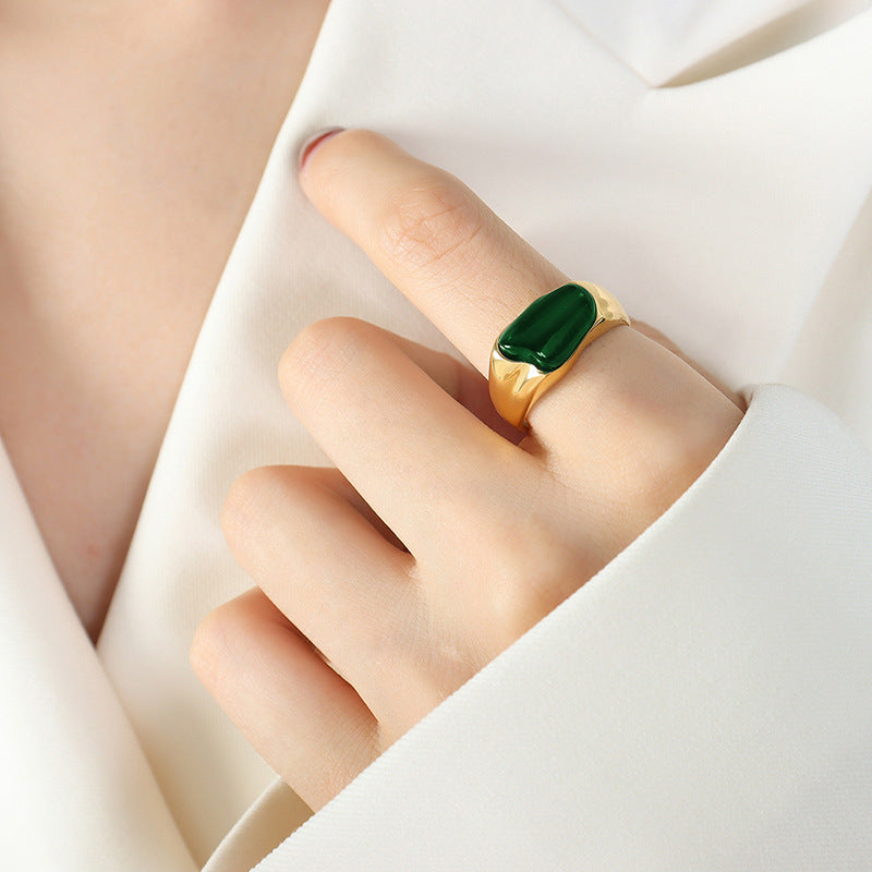 Anillo de piedra preciosa chapada en oro de acero de titanio al por mayor