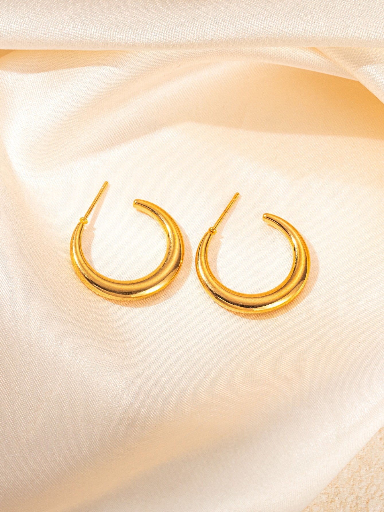 Wholesale Steel Geometric Glossy Retro Versatile Stainless Steel Earrings