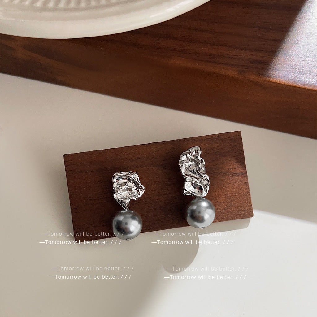 Wholesale Liquid texture gray pearl asymmetrical earrings