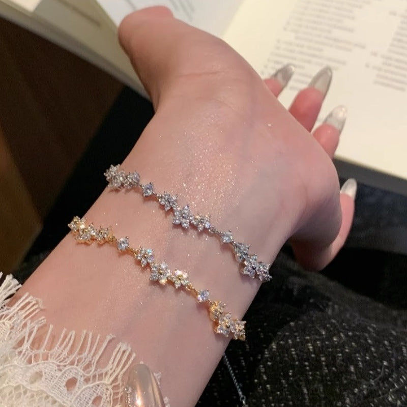 Wholesale Dreamy Floral Garden Bracelet Youthful Decorative Hand Jewelry