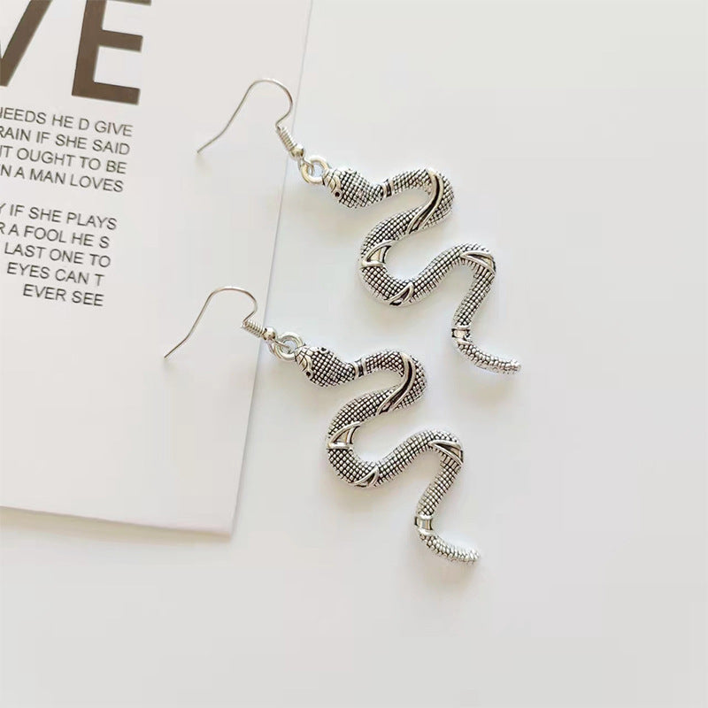 Wholesale snake element necklace  sweater chain ladies