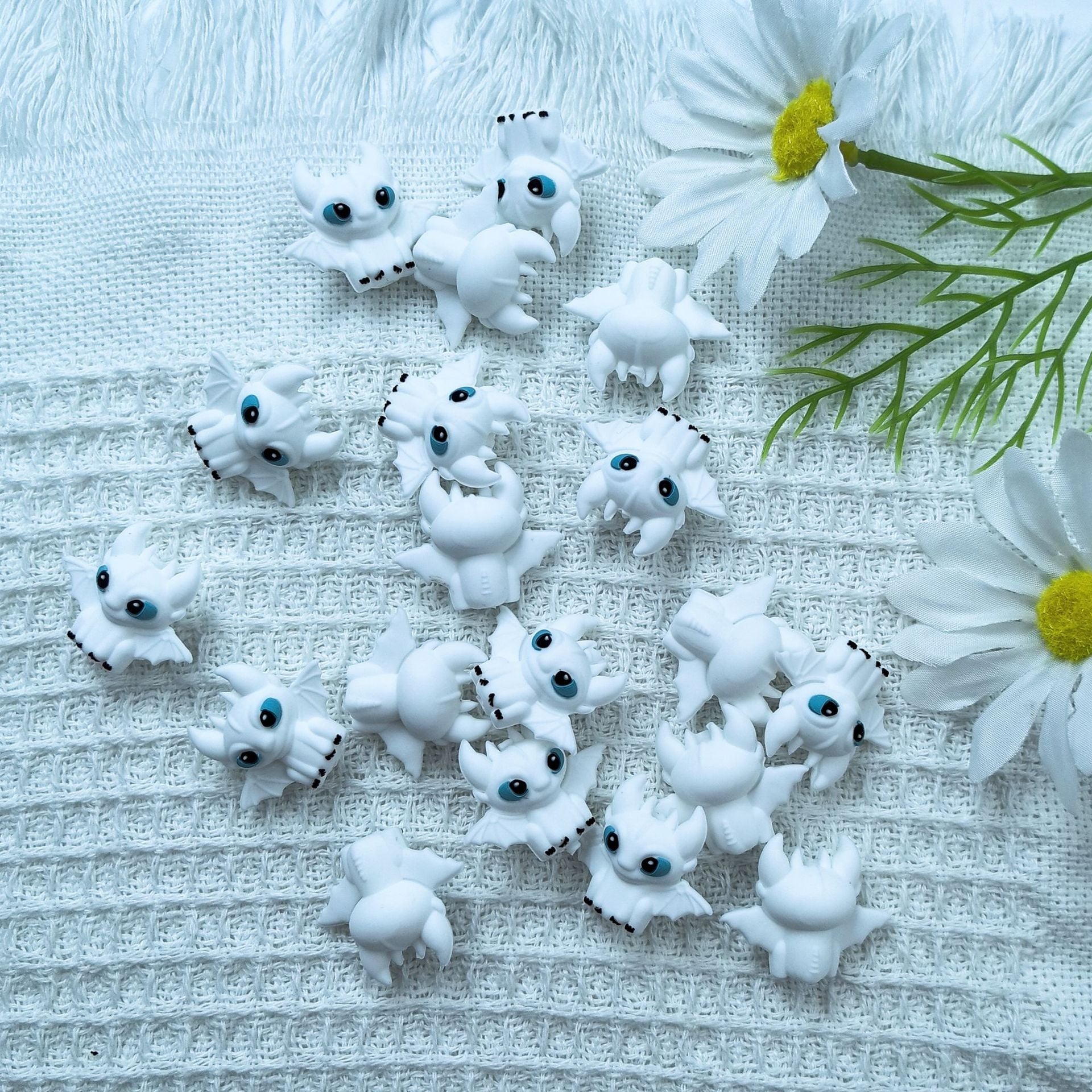 Wholesale 10pcs  3D Stereoscopic Silicone Cute Black Cat White Cat Cartoon DYI Beads