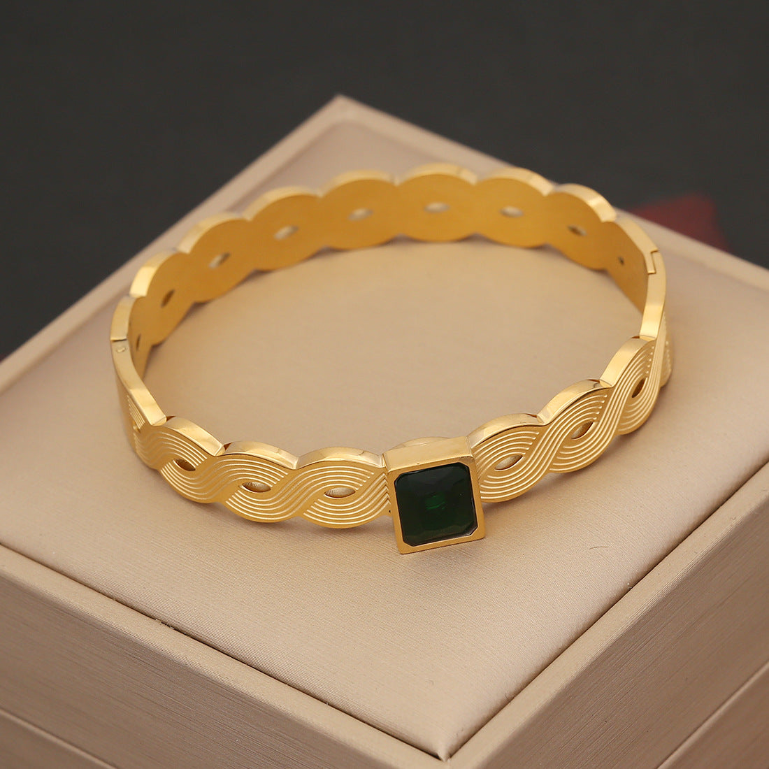 Wholesale Vintage Emerald Stainless Steel Zircon Bracelet
