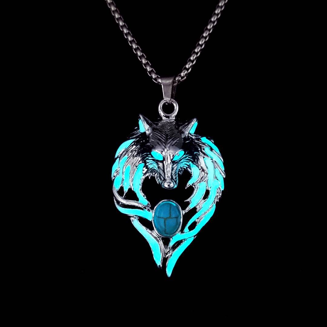 Wholesale Dark Glowing Wolf Totem Necklace with a Wolf Head