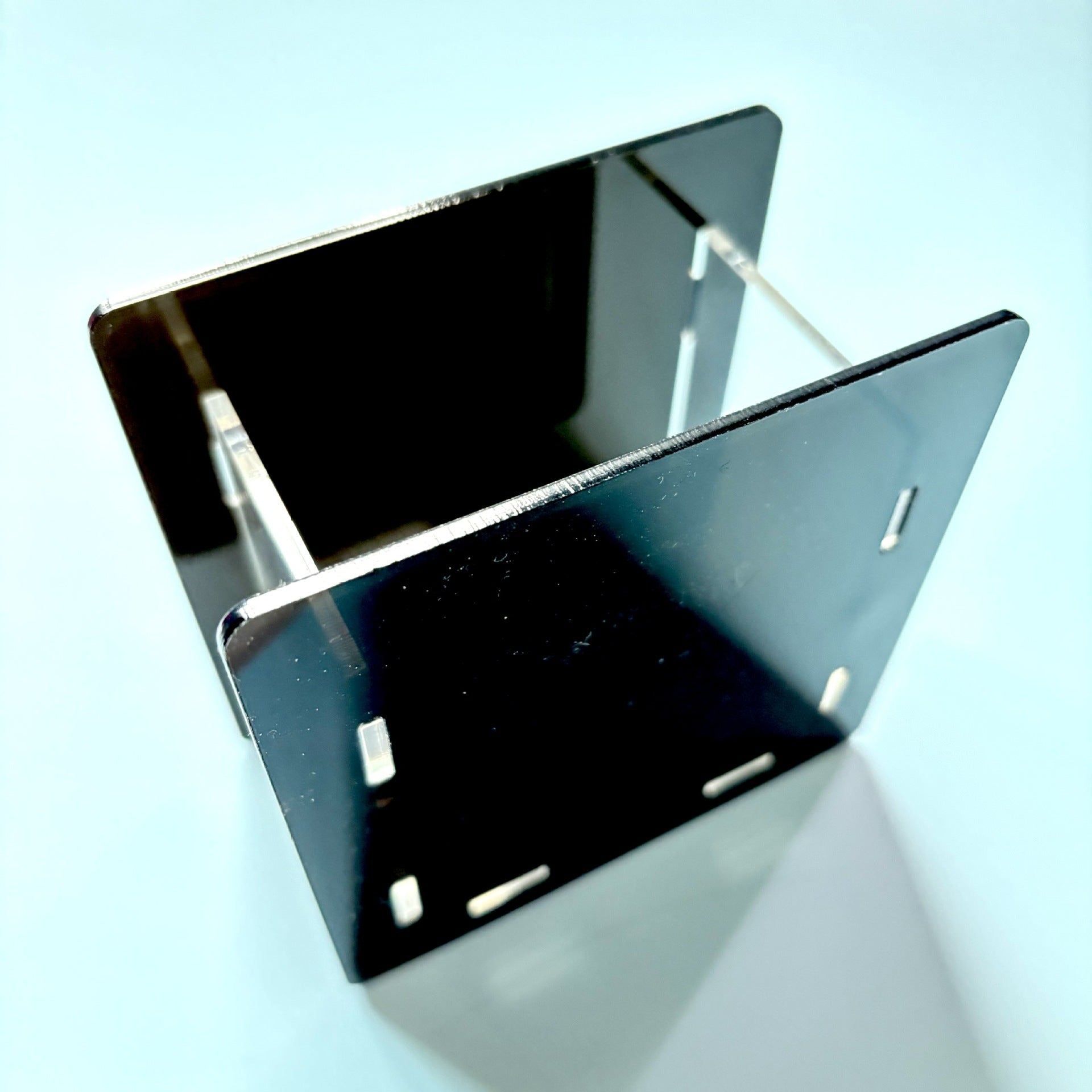 Wholesale 10cm stationery solid color jelly color transparent acrylic pen holder