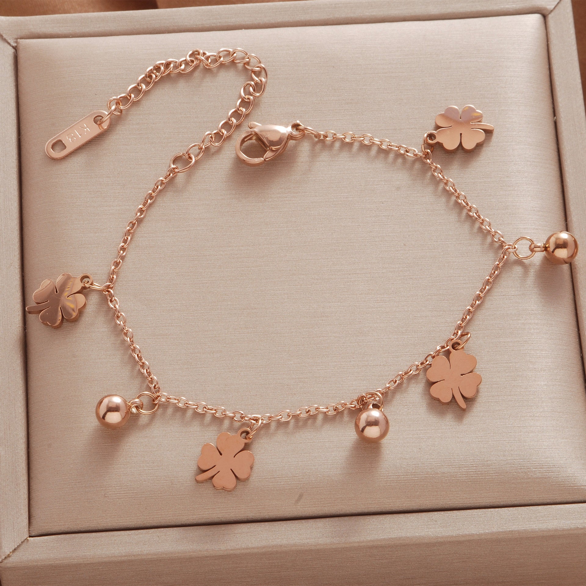 Wholesale Titanium Steel Non-fading Four-leaf Clover Ball Bead Bracelet