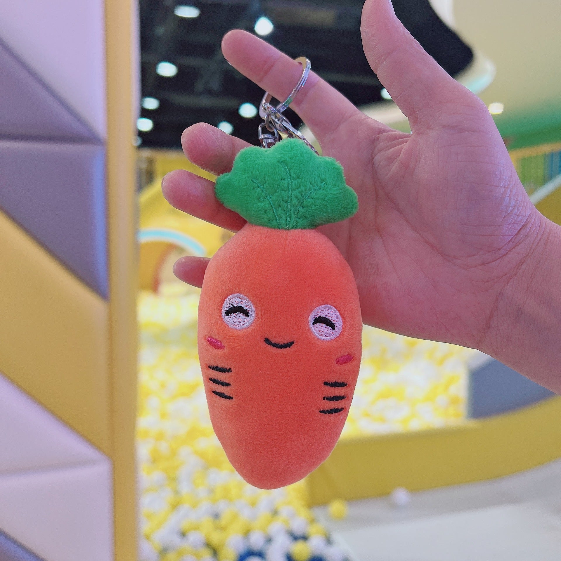 Wholesale Cute cartoon simulation radish pendant fruit and vegetable plush doll bag keychain Doll Doll