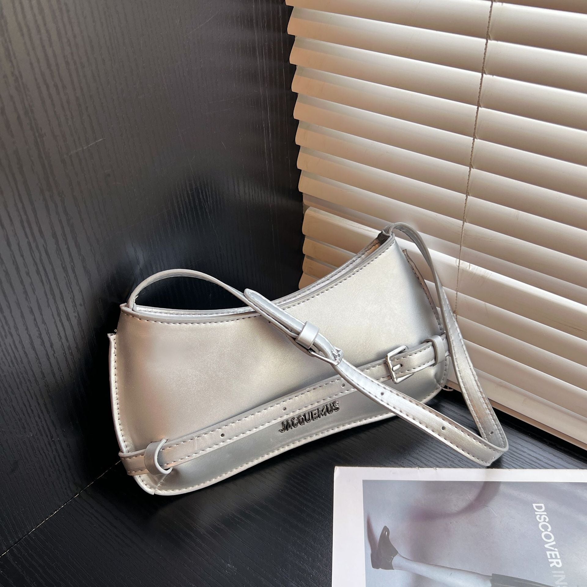 Wholesale Vintage Baguette Handbag Shoulder Bag