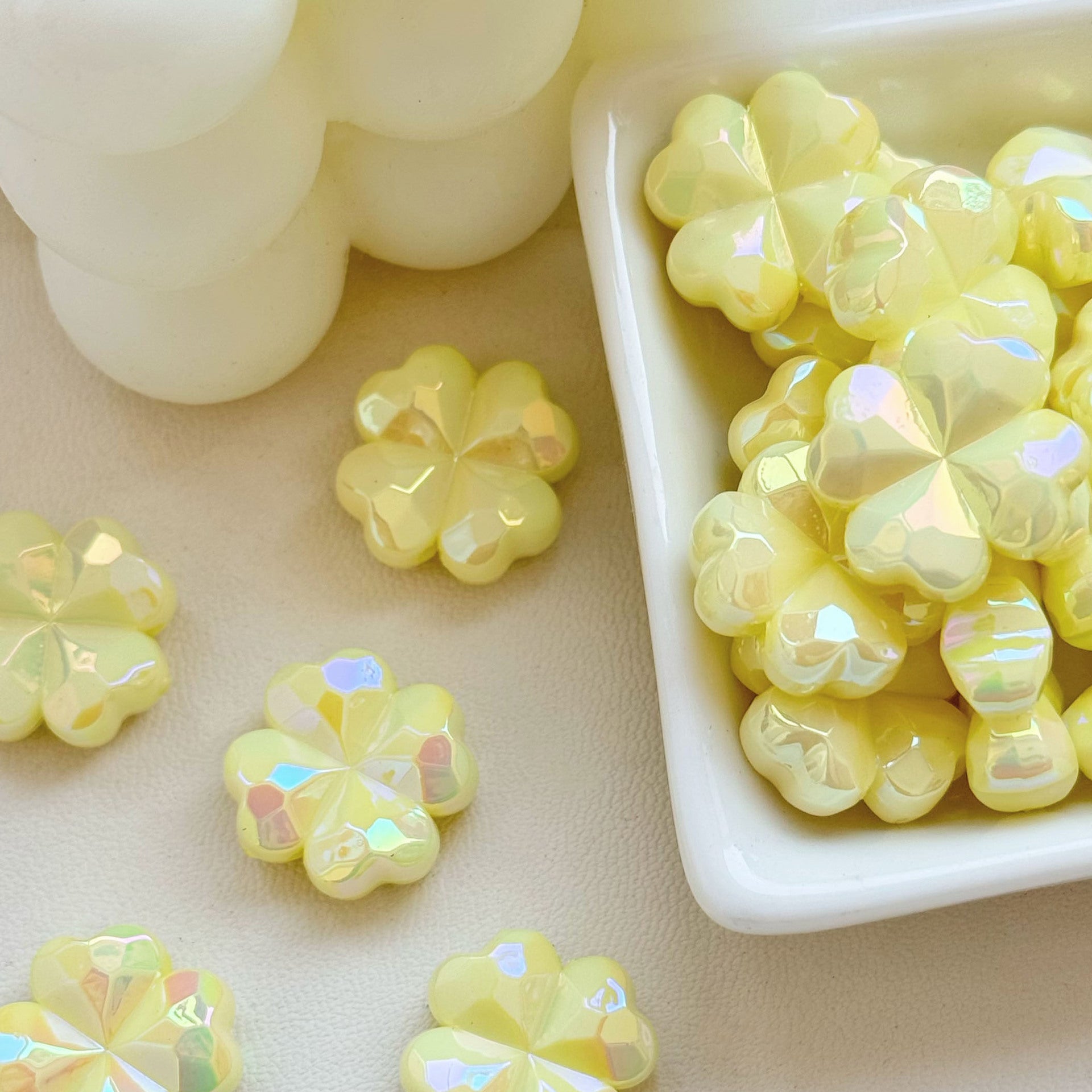 Wholesale 10pcs UV Macaron Four Leaf Flower Acrylic Beads