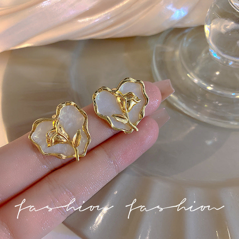 Wholesale Tulip Flowers Love Heart Alloy Earrings