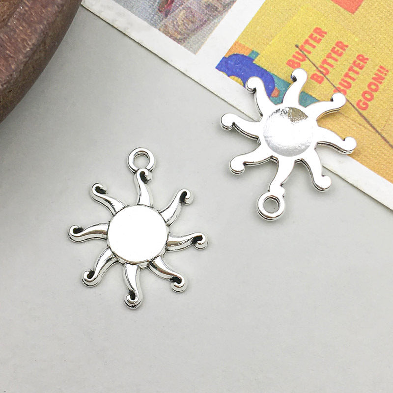 Wholesale Antique Silver Alloy Retro Simulation Star, Moon, Sun DIY Pendant