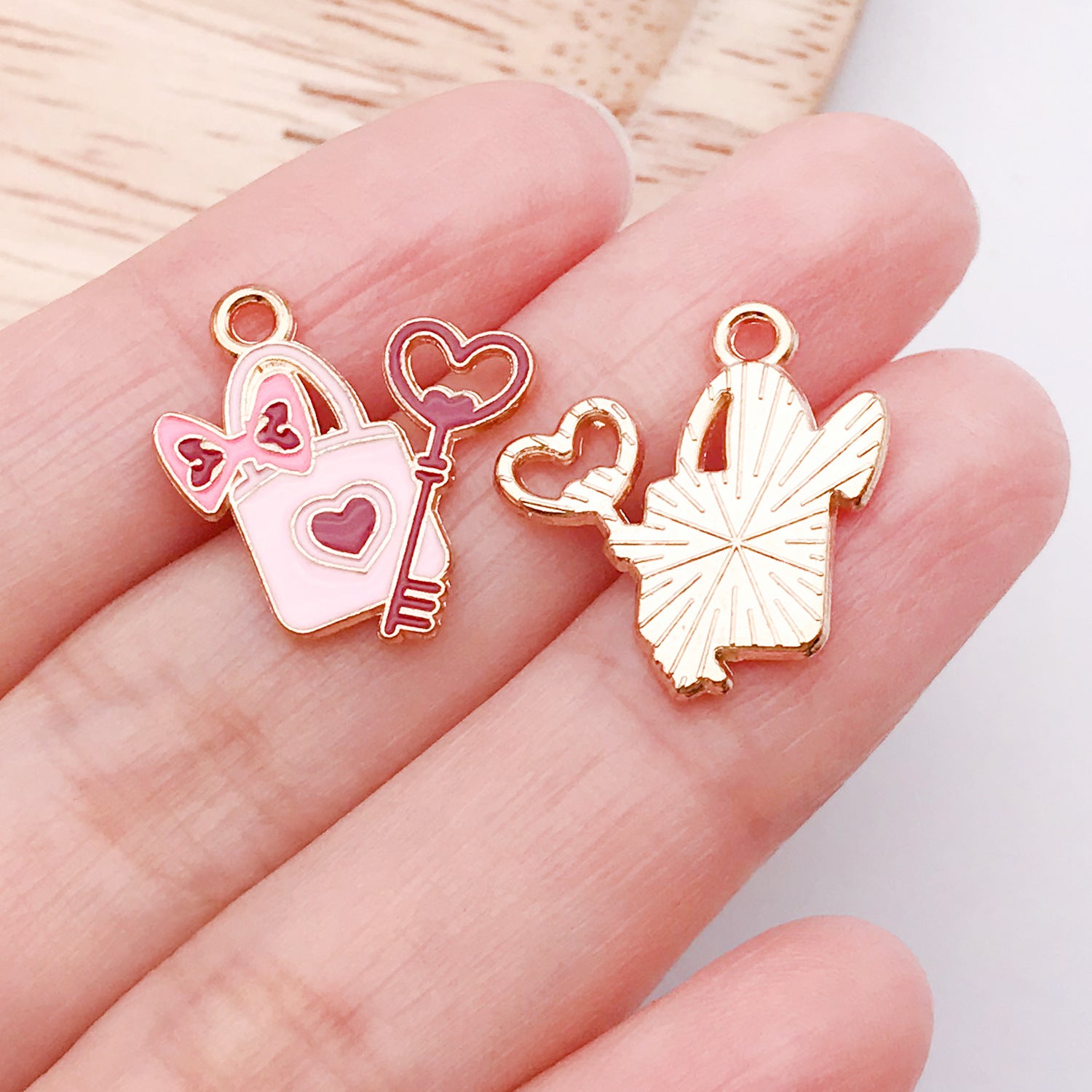Wholesale Valentine' s Day Love Variety Cartoon Jewelry Accessories Pendant