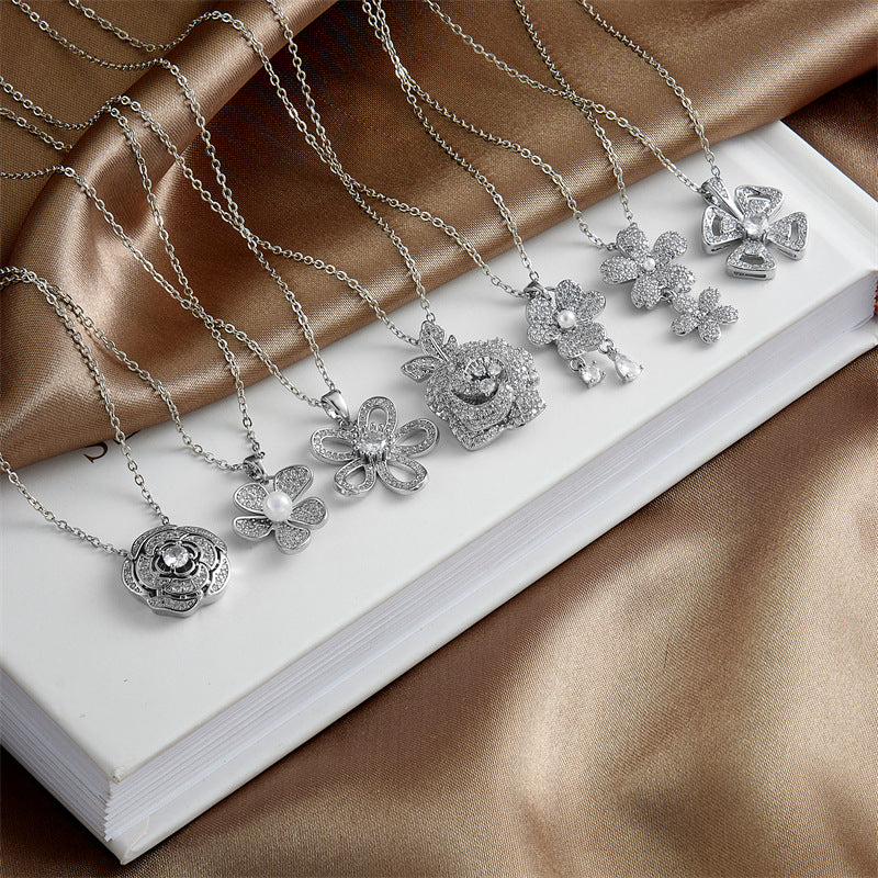 Wholesale women' s flower pendant niche design clavicle chain