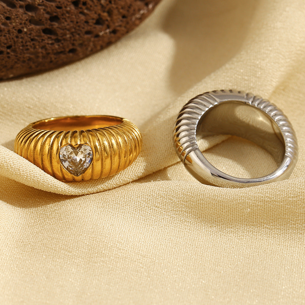 Wholesale Threaded stainless steel heart-shaped zircon ring