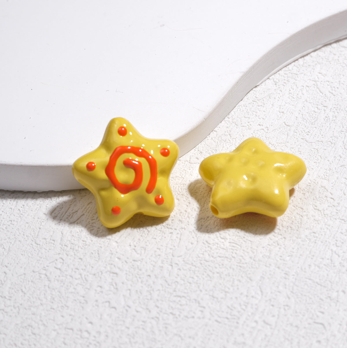 Wholesale 20pcs Cartoon starfish perforated Acrylic Beads