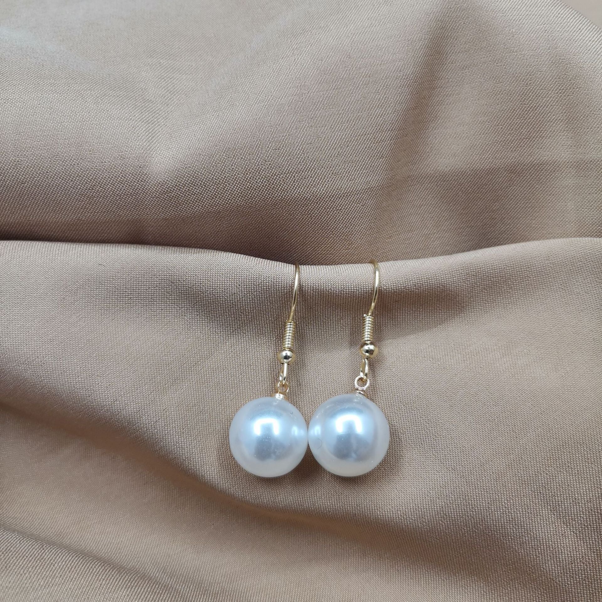Wholesale Simple pearl earrings