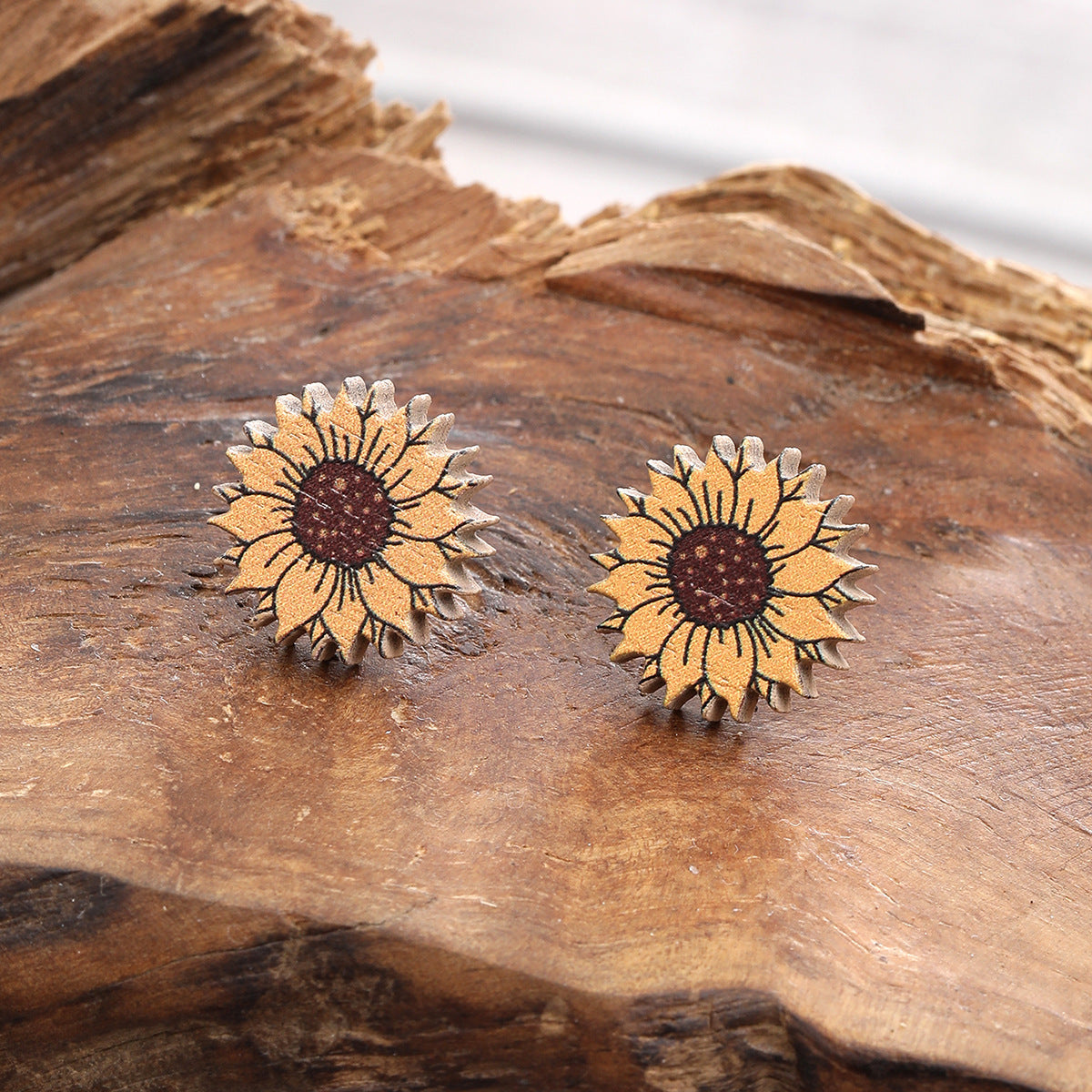 Wholesale Western Style Sunflower Flower Chrysanthemum Pattern Wooden Earrings