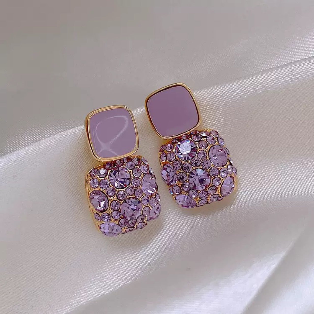 Wholesale Trendy Fashion Commuter Earrings,  Stylish and Unique Ear Studs