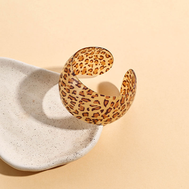 Wholesale leopard print open wide version C resin bracelet exaggerated geometric pattern bracelet
