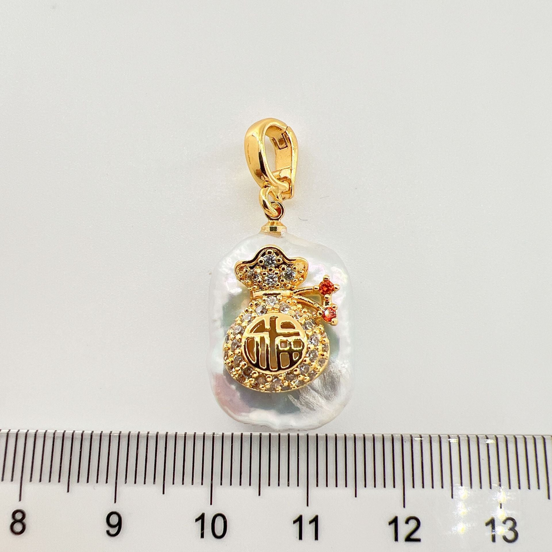 Wholesale Copper Gold Plated Baroque Pearl Saturn Lucky Bag Maneki Neko Snowflake Pendant Necklace Clasp