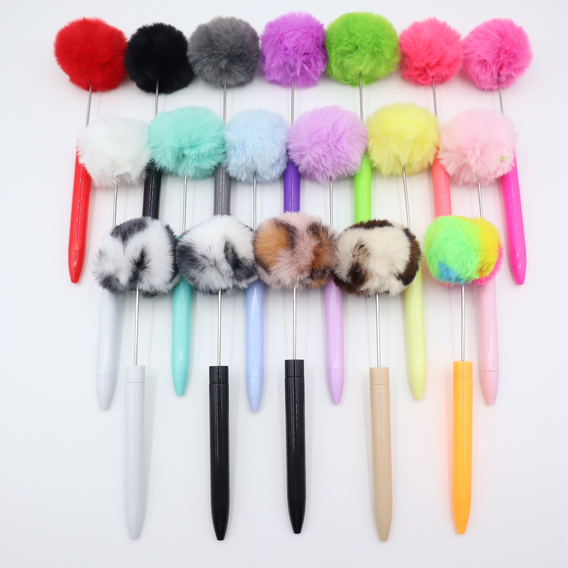 Wholesale New Style Fluffy Ball Beaded Pen Creative DIY Handmade Plastic Fluffy Ball Beaded Ballpoint Pen High Color Value Fluffy Pen Can be Wraped