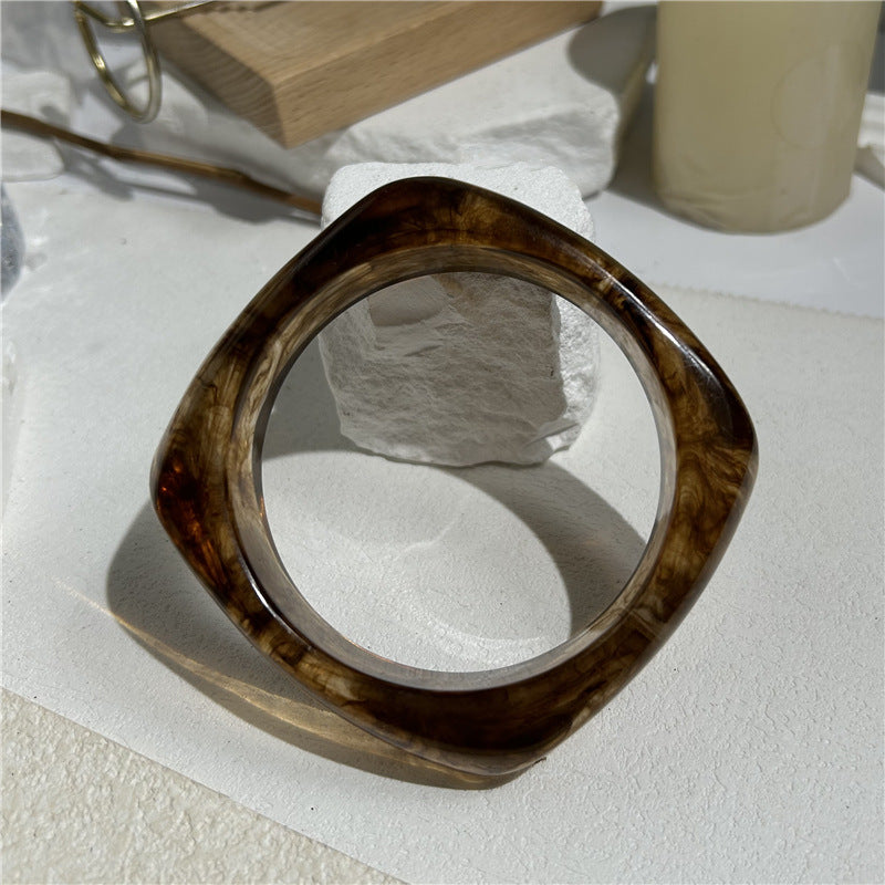 Wholesale Fashion Gradient Transparent Acrylic Shaped Resin Square Bracelet