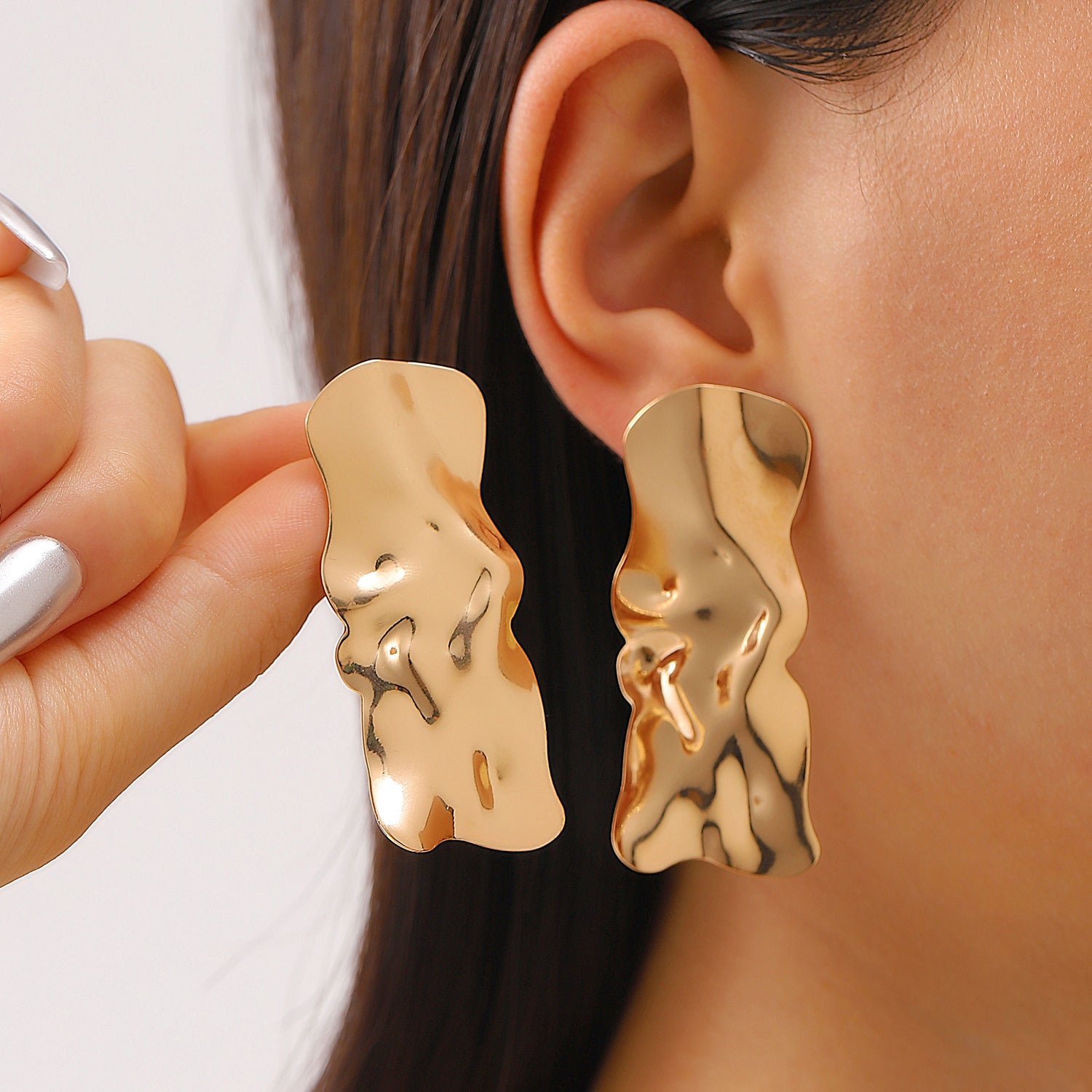 Wholesale Vintage Lava Texture Irregular Geometric Earrings For Women Gold Metal Electroplated Fashion Accessory