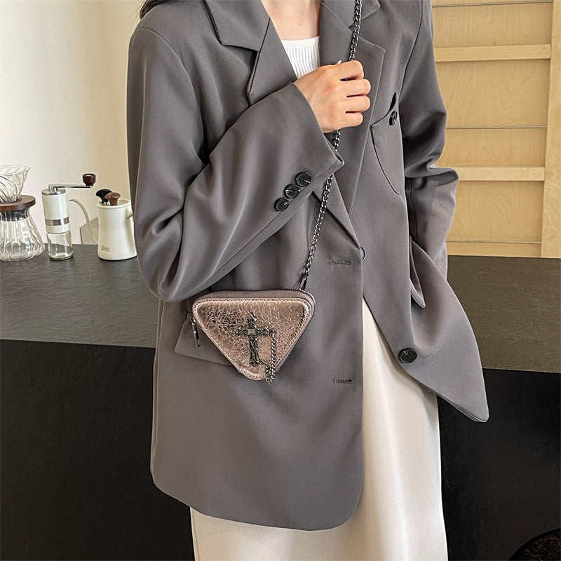 Wholesale Retro Cross Chain Shiny Shoulder Crossbody Triangle Bag