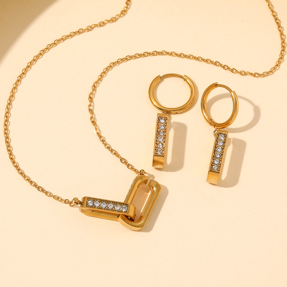 Wholesale Stainless steel jewelry women' s necklaces and earrings light luxury style