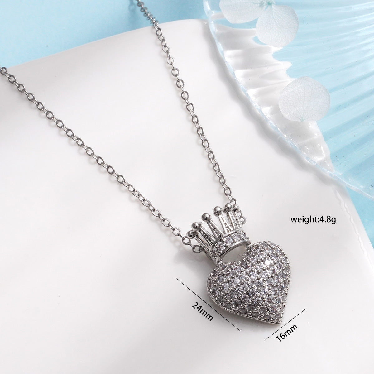 Wholesale Love Crown Necklace Pendant Personalized  Accessories