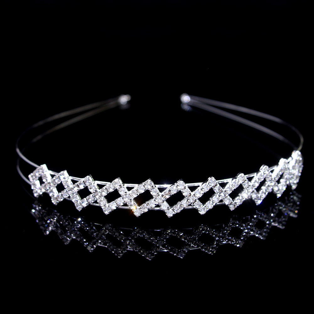 Wholesale Multi-layer pearl high-grade claw necklace exquisite rhinestone heart accessories